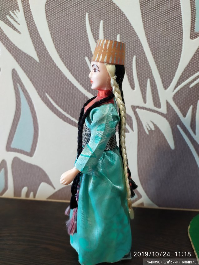 Кукла в национальном костюме (фото 3)