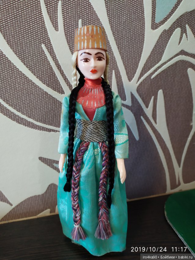 Кукла в национальном костюме (фото 2)