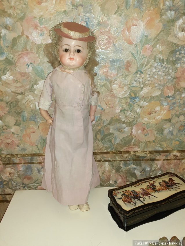 Антикварная кукла из папье маше (фото 2)