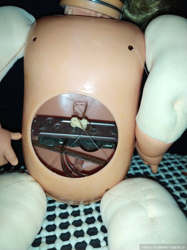 Винтажная кукла из Италии с механизмом внутри