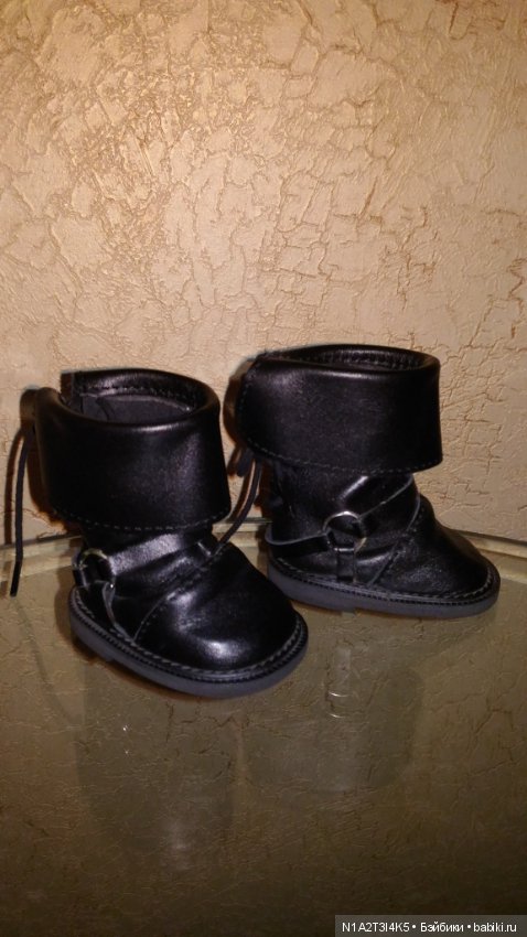 Фирменные аутфиты для кукол (фото 4)