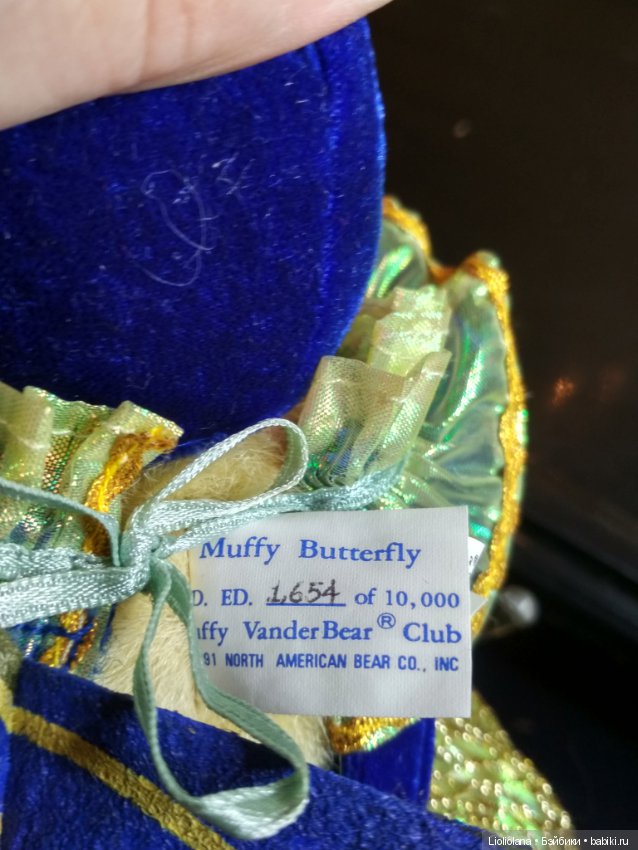 Медвежонок Muffy Vanderbear "Бабочка" от North American Bear Co (фото 7)
