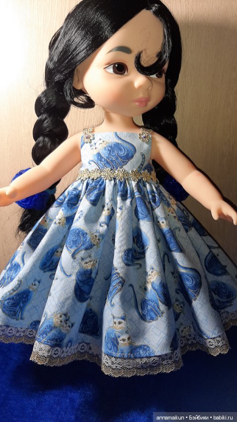 Платье для Диснеек.Нарядное и очень красивое ,ласковые,нежные,зимние котики