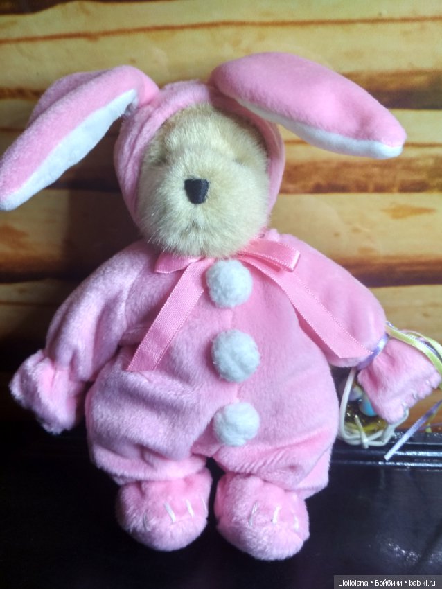 Медвежонок Muffy Vanderbear "Пасхальный Кролик" от North American Bear Co (фото 5)