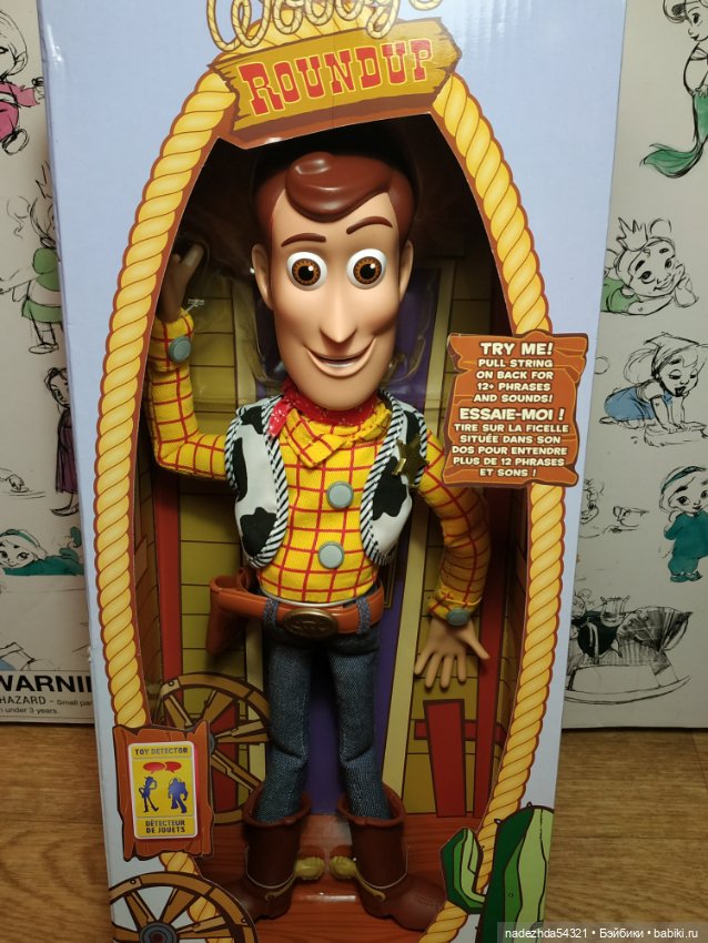 Говорящая 40. Toy story история игрушек Шериф Вуди 40 см. Кукла Шериф Вуди Woody Делюкс говорящий 40 см. Шериф Вуди говорящий 40 см говорит. Шериф Вуди и попка.