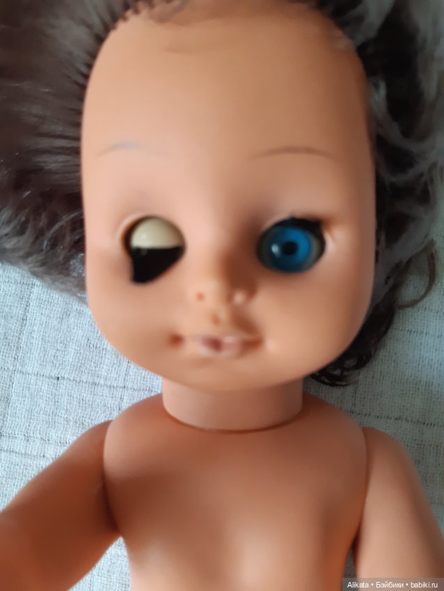 Паола рейна кэрол с челкой. Кукла с закрывающимися глазами. Кукла с закрывающимися глазами. Кукла блайз сердитая. Кукла мягкая игрушка.
