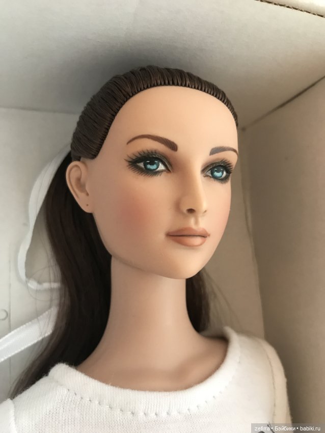 Тоннер Эмили Emilie NYC Ballet rehearsal basic brunette