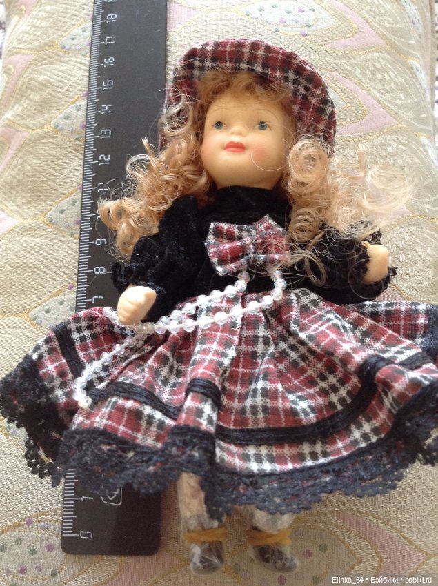 Маленькая фарфоровая кудряшка, в родной коробочке- шкатулке (фото 10)