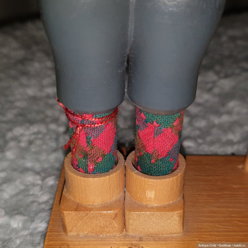 Винтажная фигурка Erzgebirgische Volkskunst, коробейник