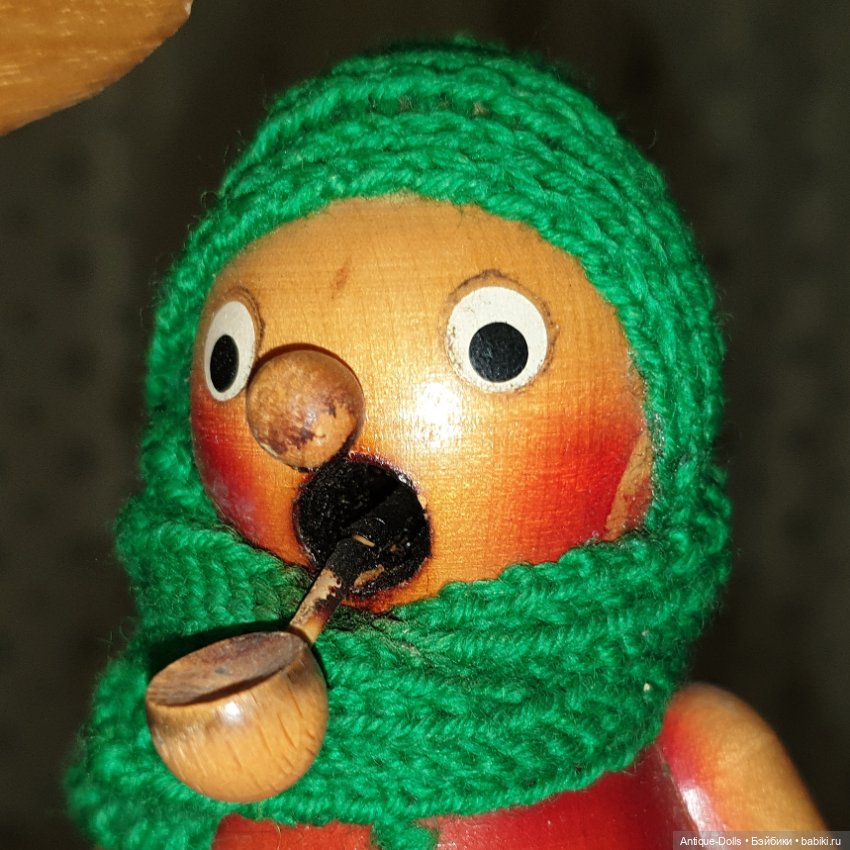 Винтажная фигурка Erzgebirgische Volkskunst, коробейник