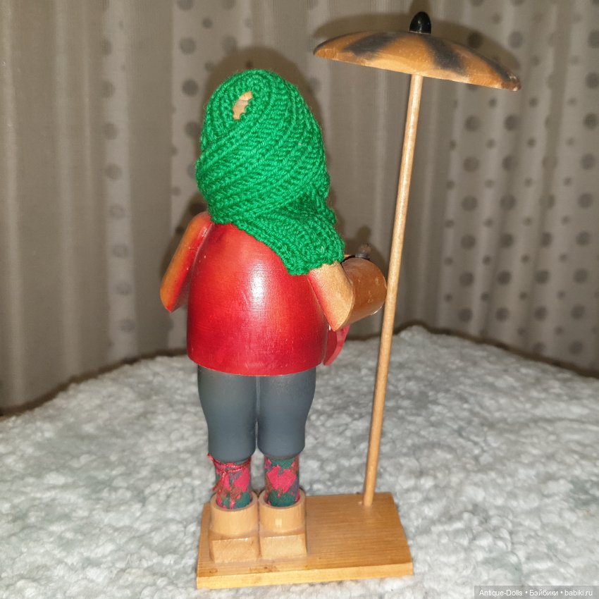 Винтажная фигурка Erzgebirgische Volkskunst, коробейник (фото 5)