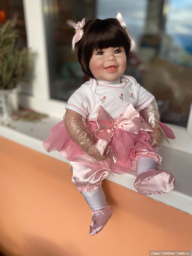 Редкая девочка Счастливый танец от Адора (фото 4)