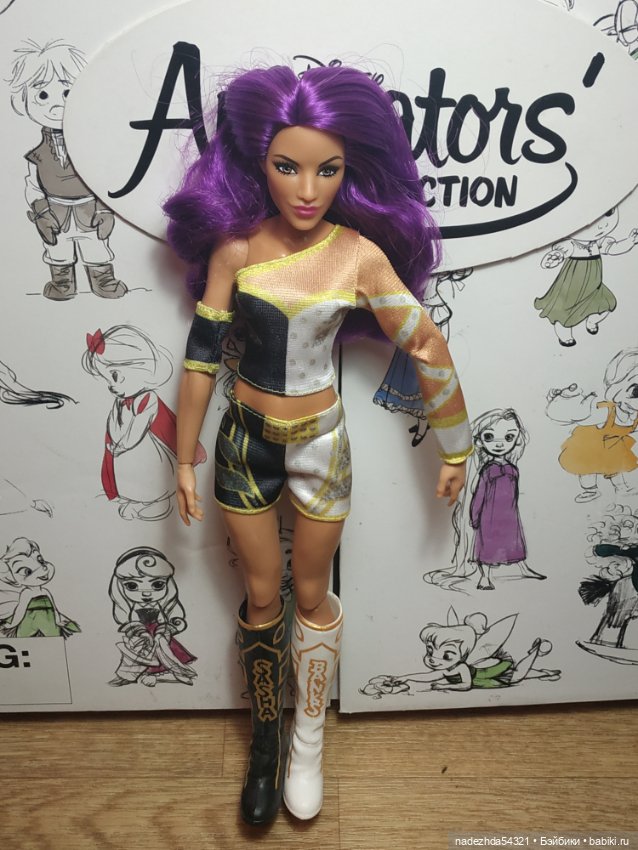 Рестлер Саша Бенкс. Разделила набор