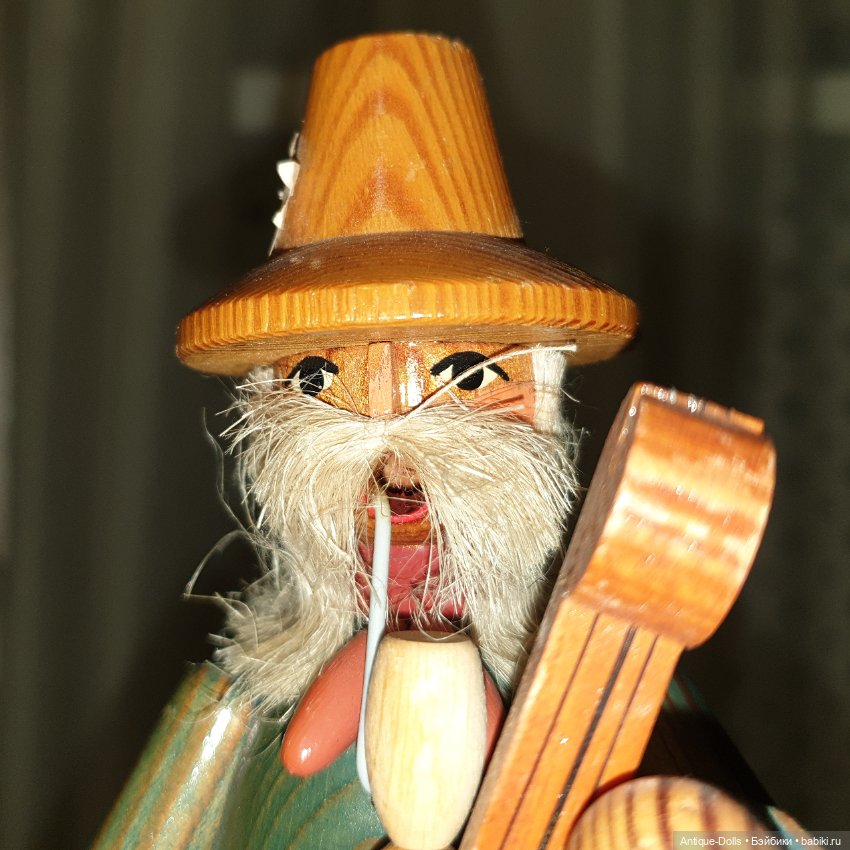 Винтажная фигурка Erzgebirgische Volkskunst, виолончелист