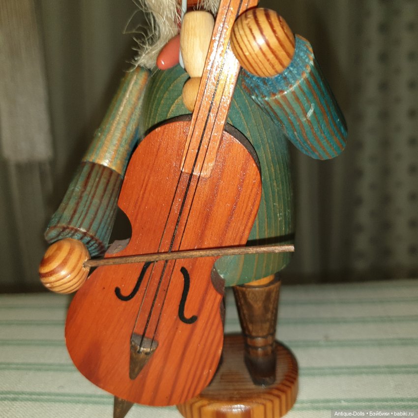 Винтажная фигурка Erzgebirgische Volkskunst, виолончелист (фото 7)