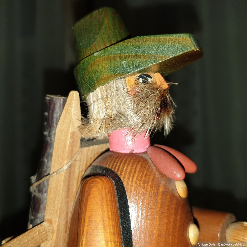 Винтажная фигурка Erzgebirgische Volkskunst, дровосек