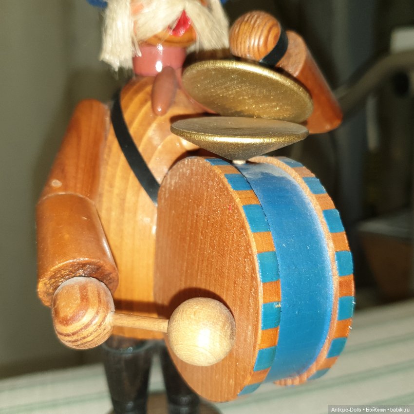 Винтажная фигурка Erzgebirgische Volkskunst, барабанщик (фото 4)