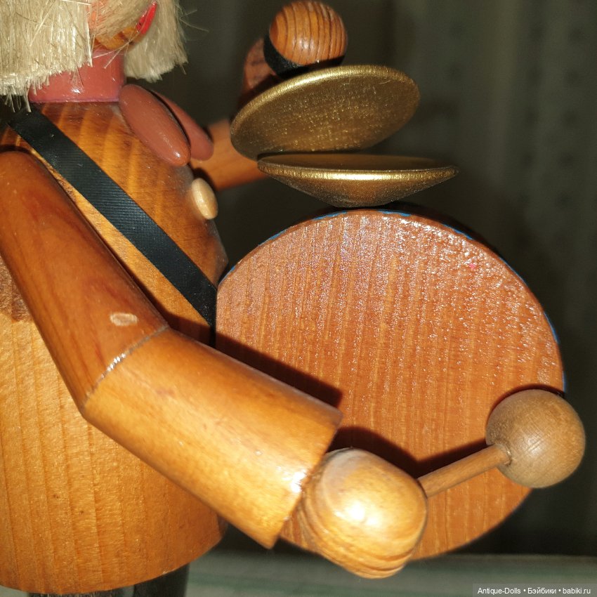 Винтажная фигурка Erzgebirgische Volkskunst, барабанщик (фото 9)