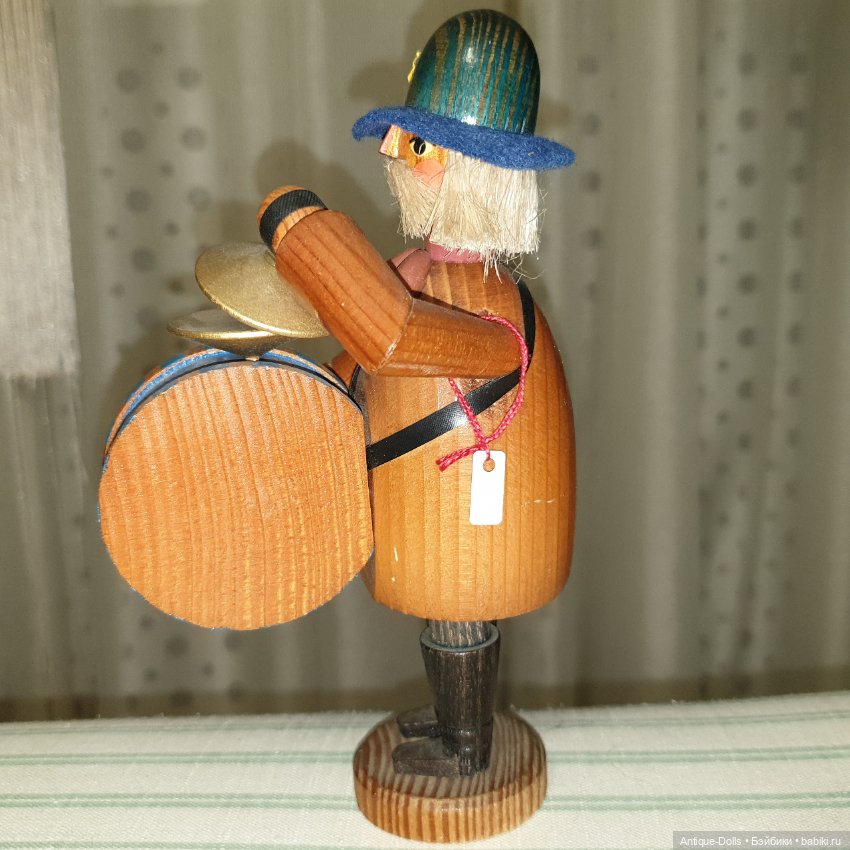 Винтажная фигурка Erzgebirgische Volkskunst, барабанщик