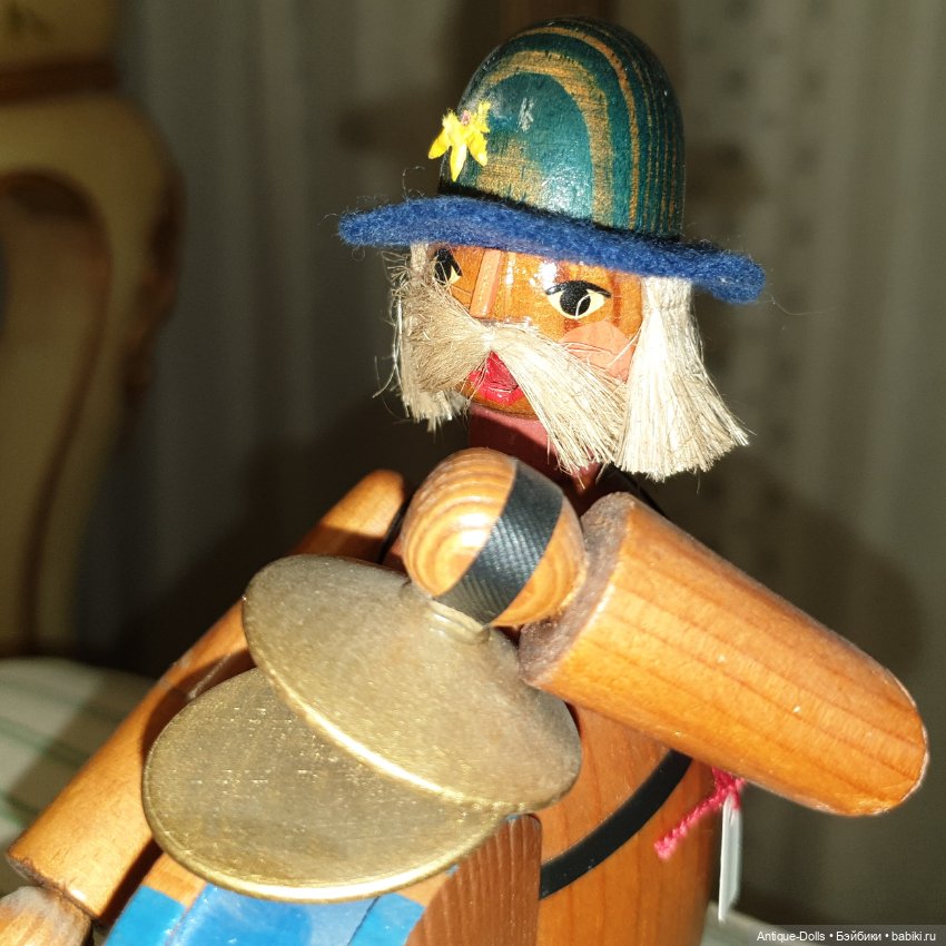 Винтажная фигурка Erzgebirgische Volkskunst, барабанщик (фото 6)