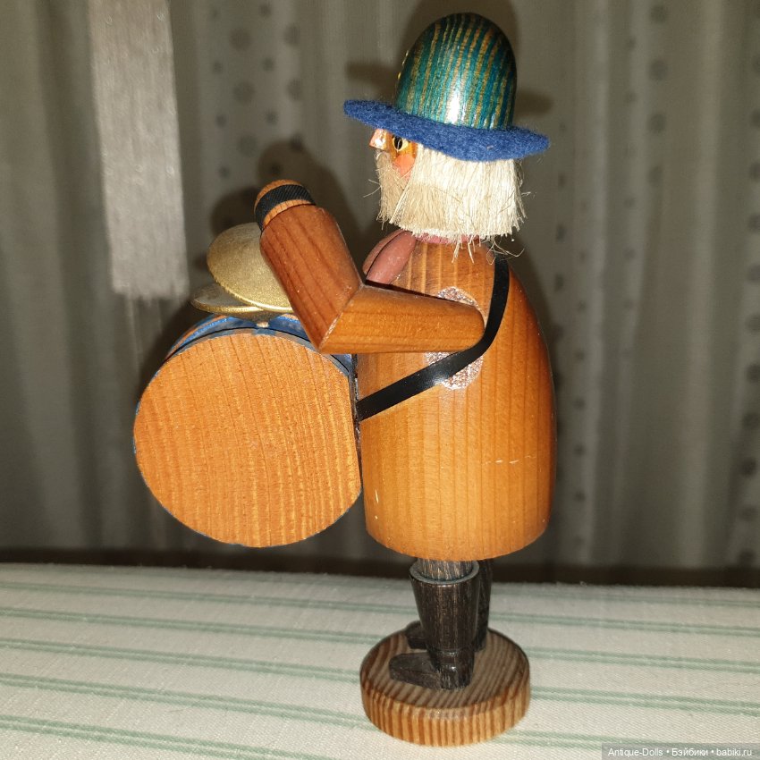 Винтажная фигурка Erzgebirgische Volkskunst, барабанщик