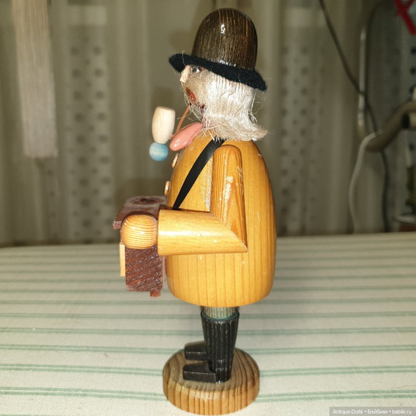 Винтажная фигурка Erzgebirgische Volkskunst, шарманьщик (фото 5)