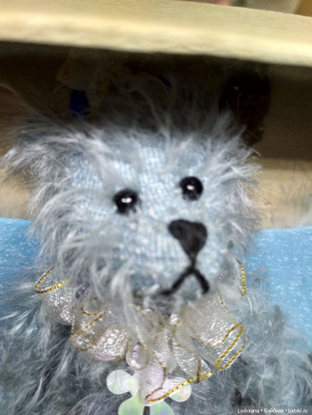 Миниатюрный медвежонок Снежинка от Annette Funicello Bear Co. 10 см. Мохер (фото 2)