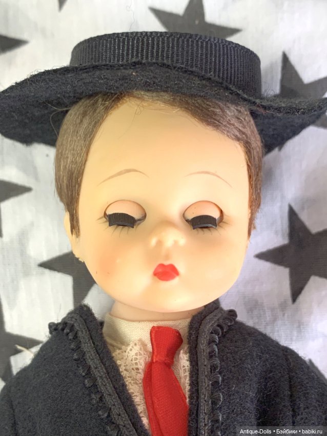 Madame Alexander Spanish Boy doll in original box (фото 7)