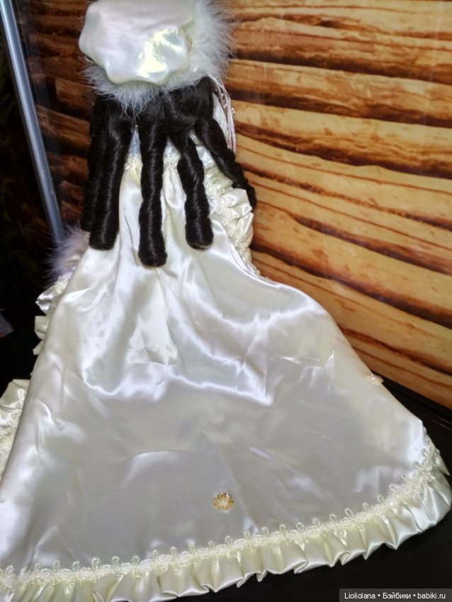 Невеста Ив из серии "Свадебный Марш" от Robin Woods. Полный винил. Рассрочка