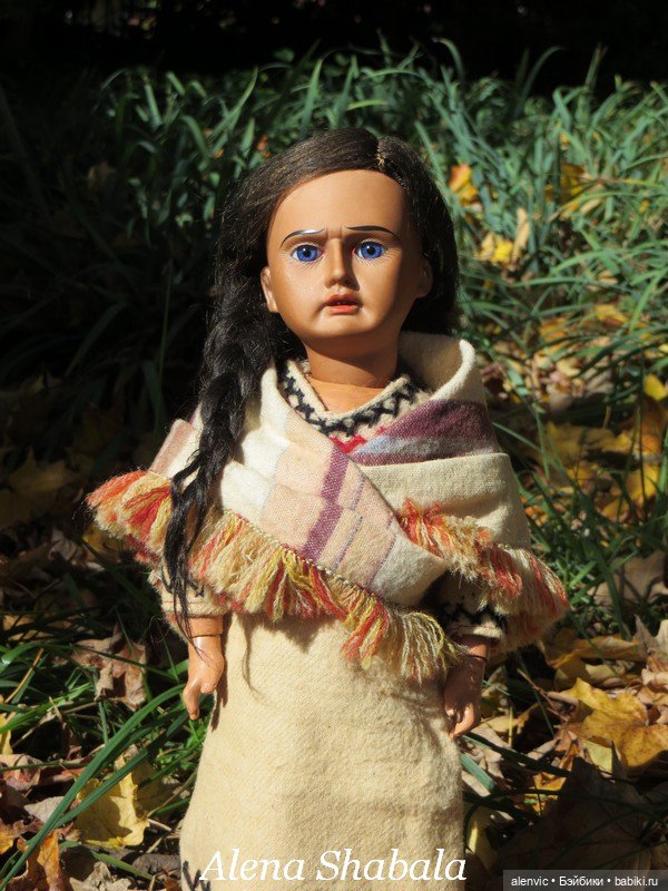 Антикварная кукла индианка