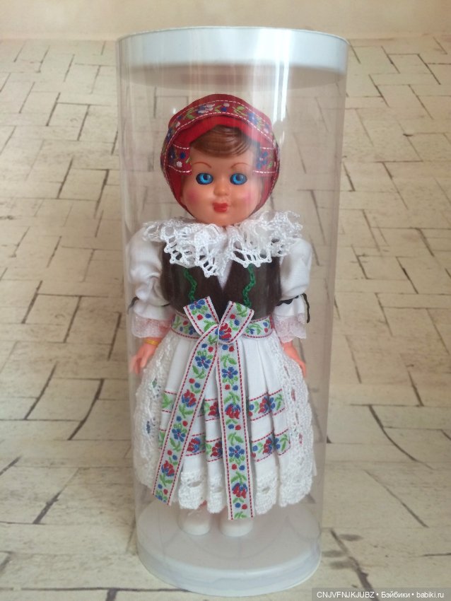 Куклы в национальных чешских костюмах (фото 2)