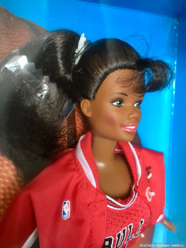Шарнирная Барби Баскетболистка / Chicago Bulls Barbie NBA (фото 3)