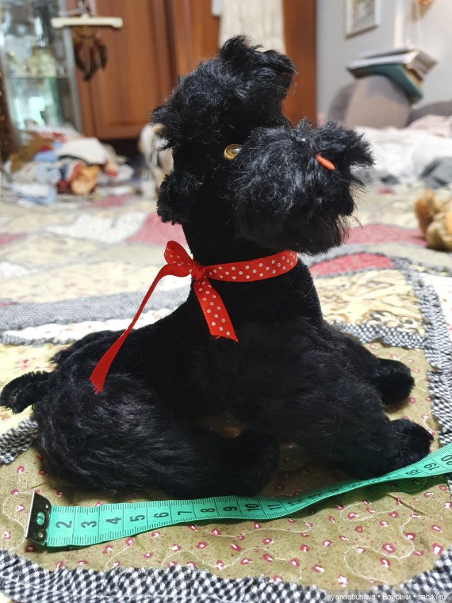 Винтажные бежевый и черный артикуляционные пудели для антикварной куколки