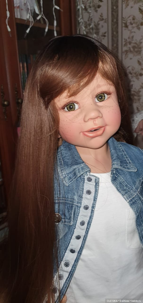 Продается парик - для больших кукол Моники Левениг