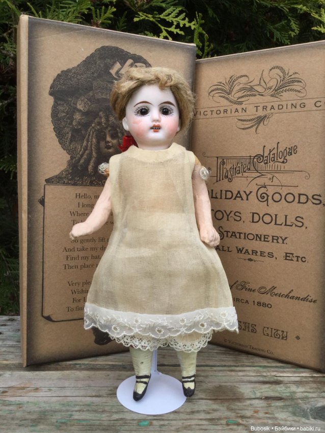 Маленькая ,очень редкая куколка в трогательной коробочке (фото 6)