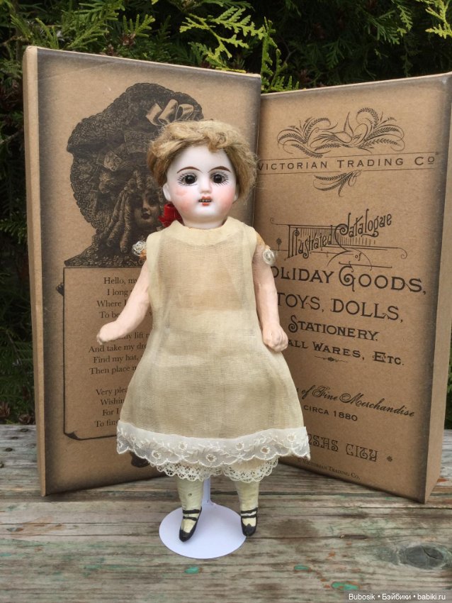 Маленькая ,очень редкая куколка в трогательной коробочке (фото 5)