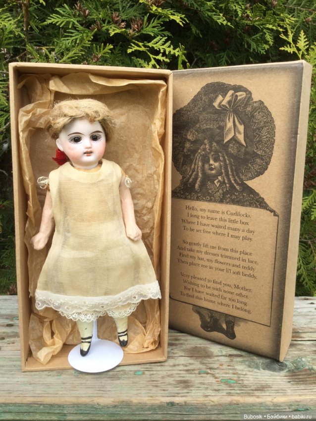Маленькая ,очень редкая куколка в трогательной коробочке (фото 7)