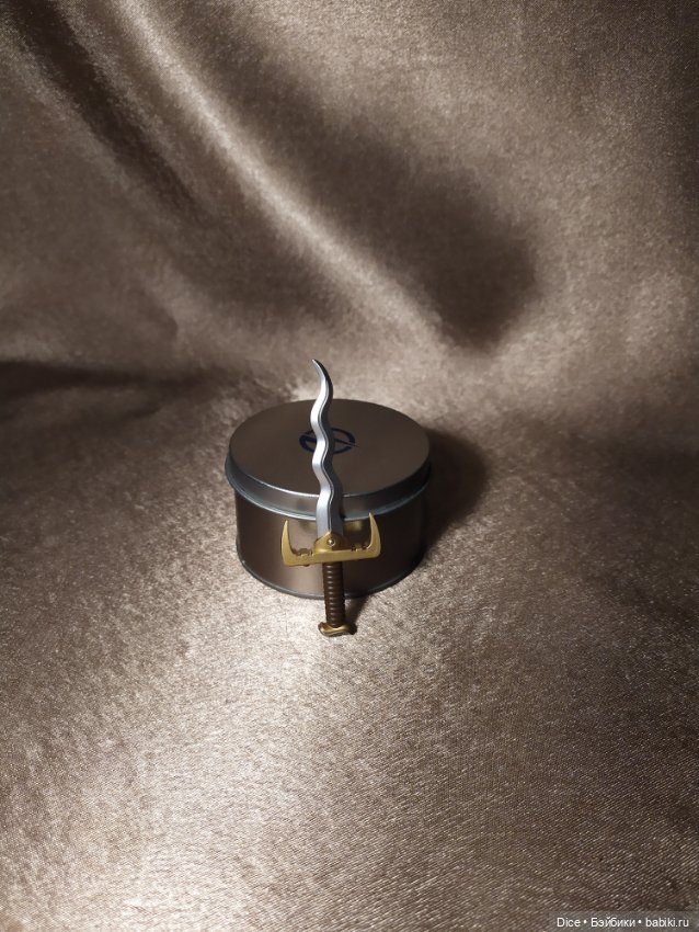 Меч для кукол 1/6 — Одежда