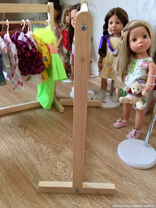 Вешалка для одежды с плечиками (фото 3)