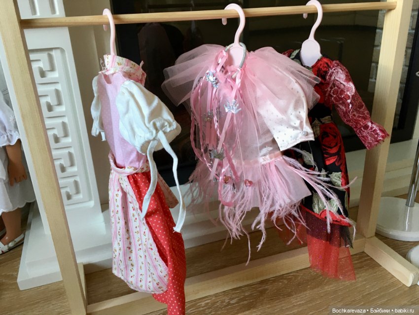 Вешалка для одежды с плечиками (фото 5)