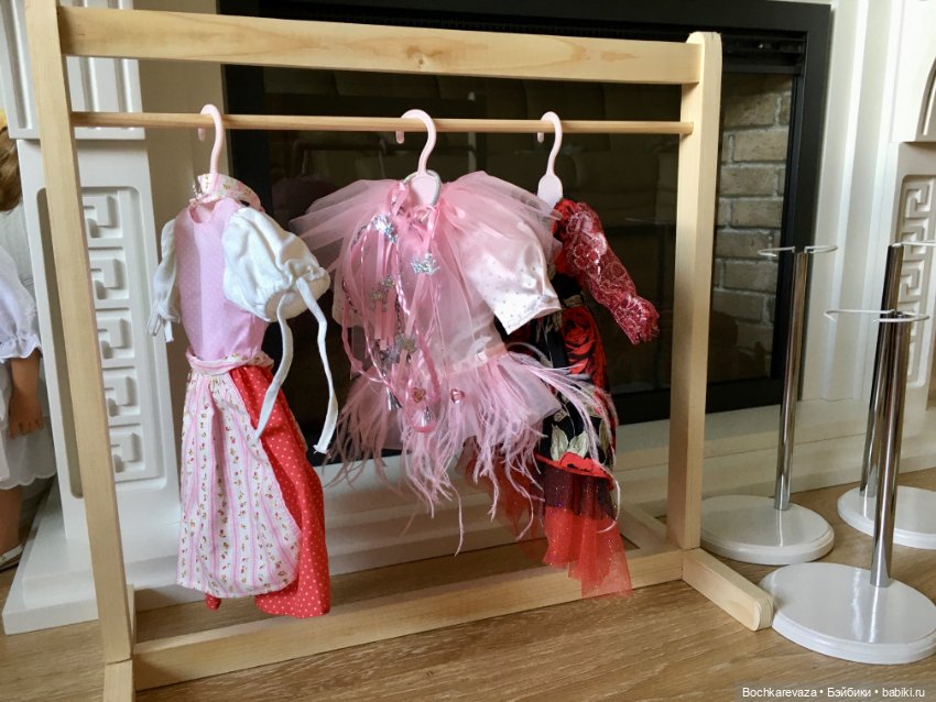 Вешалка для одежды с плечиками (фото 6)