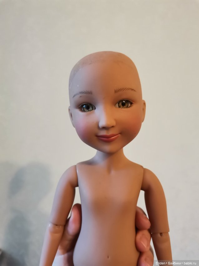Ruby Red Fashion Friends нюд, без волос (фото 2)