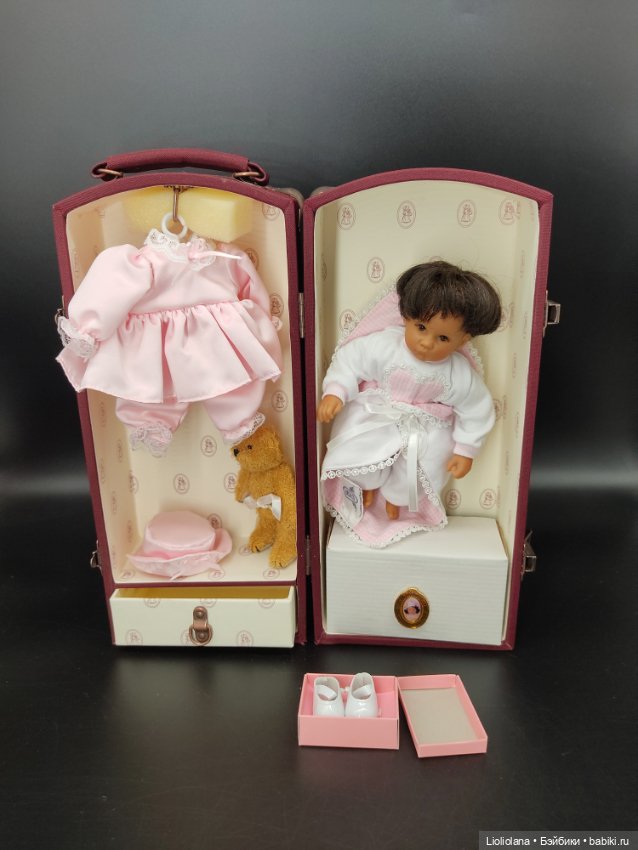 Малышка в чемодане-переноске от Lee Middleton. 20 см. Винил. Рассрочка