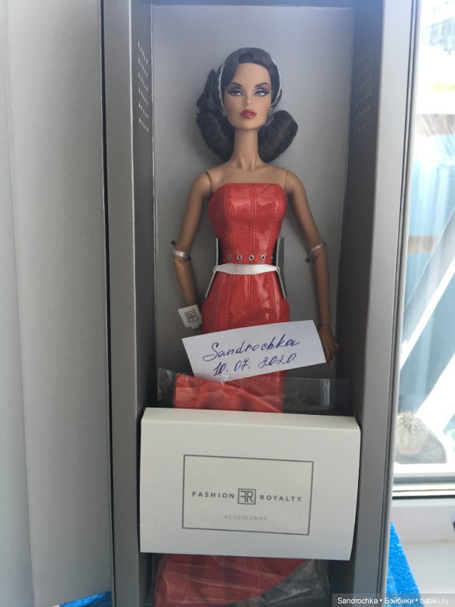 Фэшн - RETRO DIMENSIONAL VANESSA PERRIN® DRESSED DOLL (NRFB