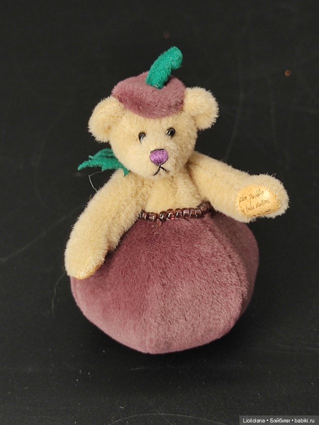 Мишка Сливовый Пудинг от Linda Mullins. 7 см. Миниатюра (фото 3)