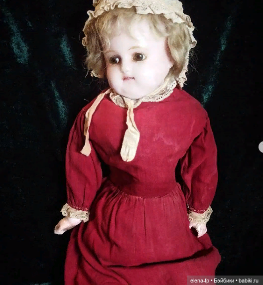 Антикварная кукла"Соня в красном платье" (фото 5)