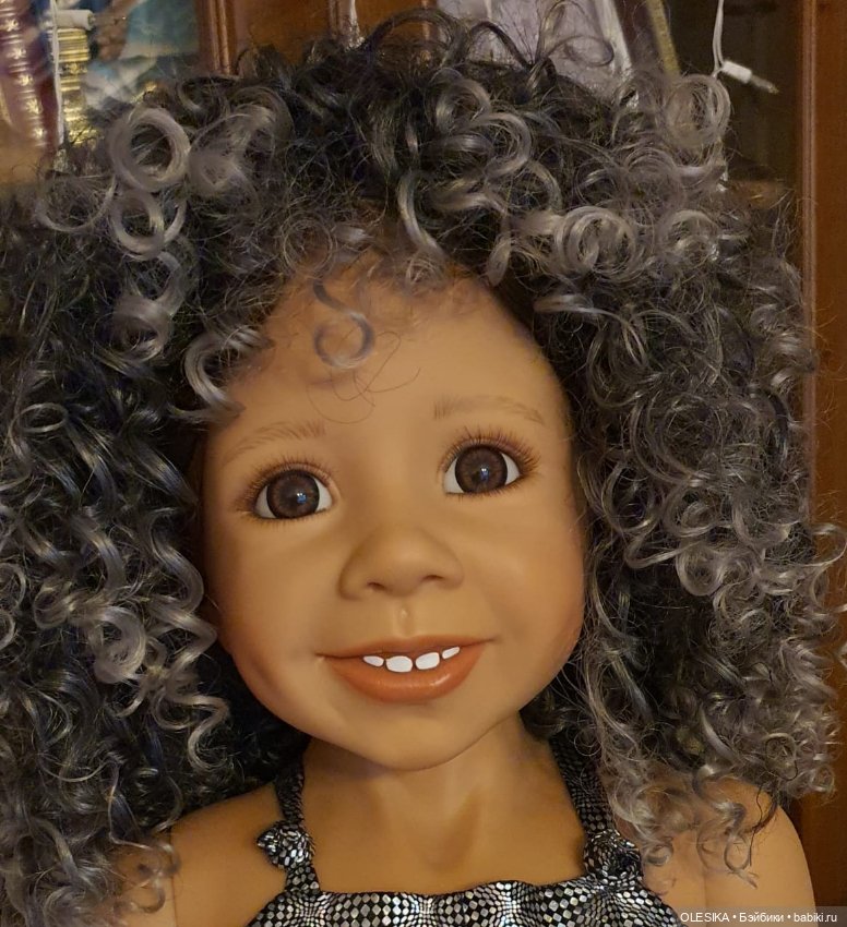 Продается парик для больших кукол Моники Левениг