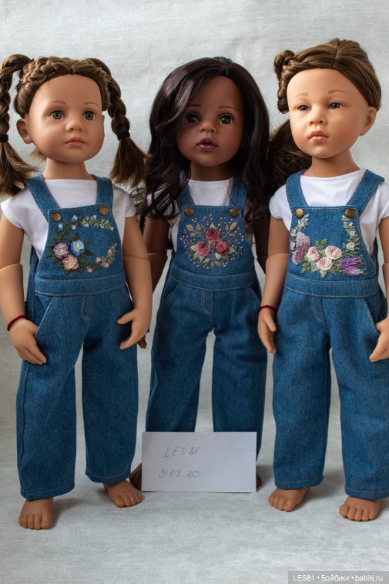 Джинсовый комбез с вышивкой и футболка, на кукол Готц и им подобных (фото 7)