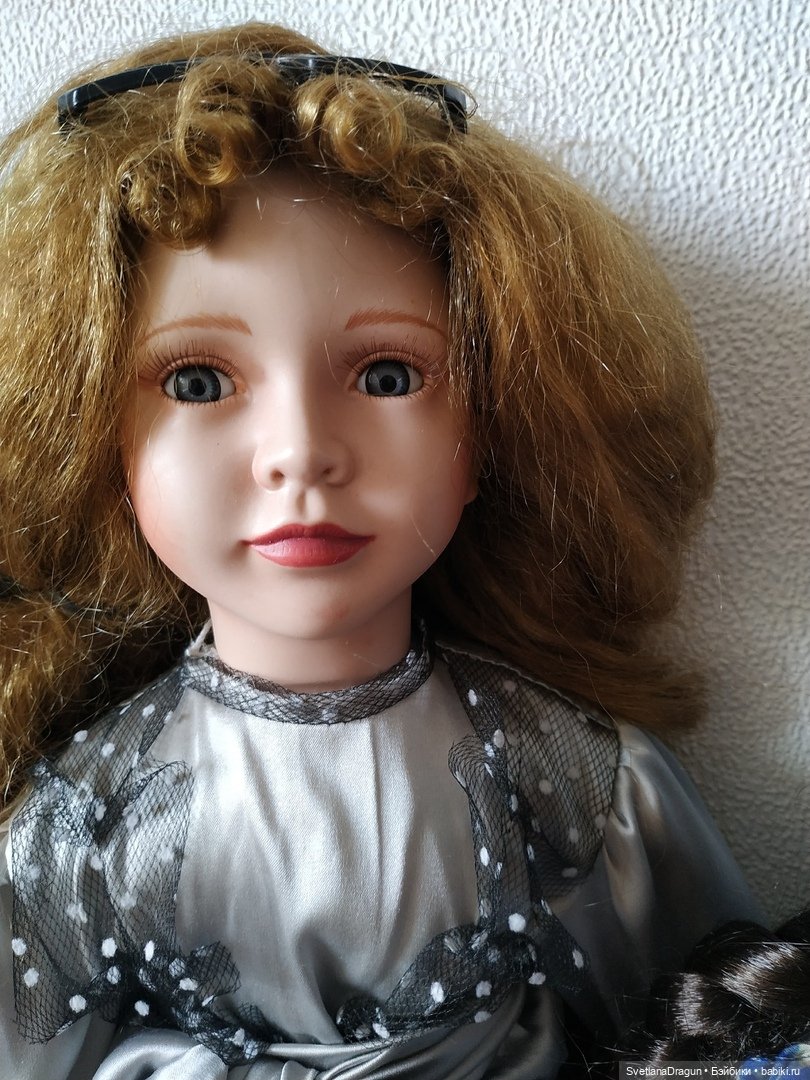 Очень серьёзная фарфоровая красавица