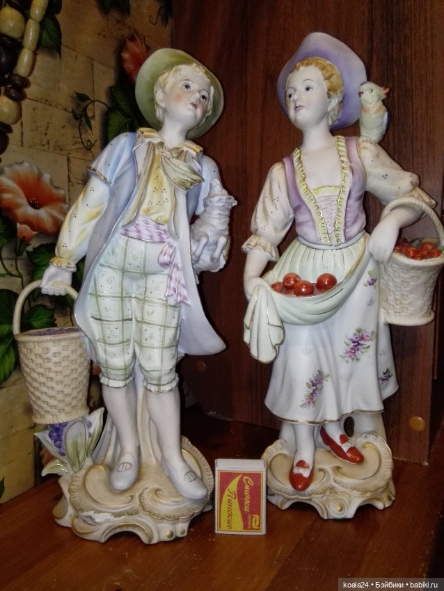 Большие интерьерные статуэтки, пара. Дама и кавалер. Бисквит